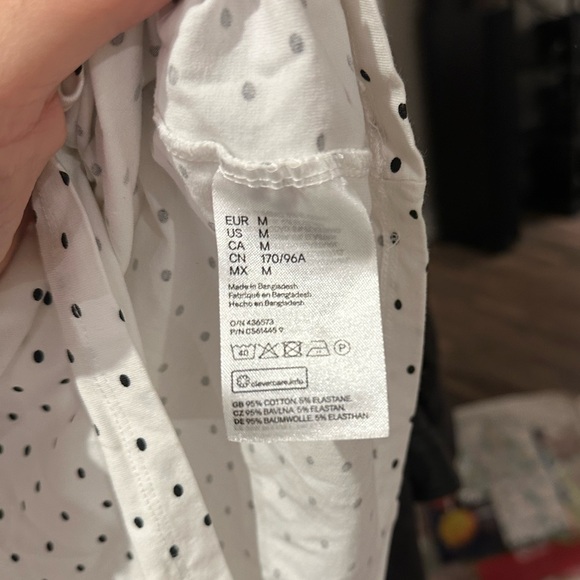 H&M - polka dot tshirt - Picture 2 of 3